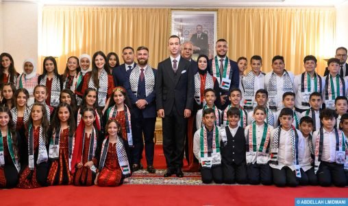 صاحب السمو الملكي ولي العهد الأمير مولاي الحسن يستقبل الأطفال المقدسيين المشاركين في الدورة الـ 16 للمخيم الصيفي لوكالة بيت مال القدس الشريف