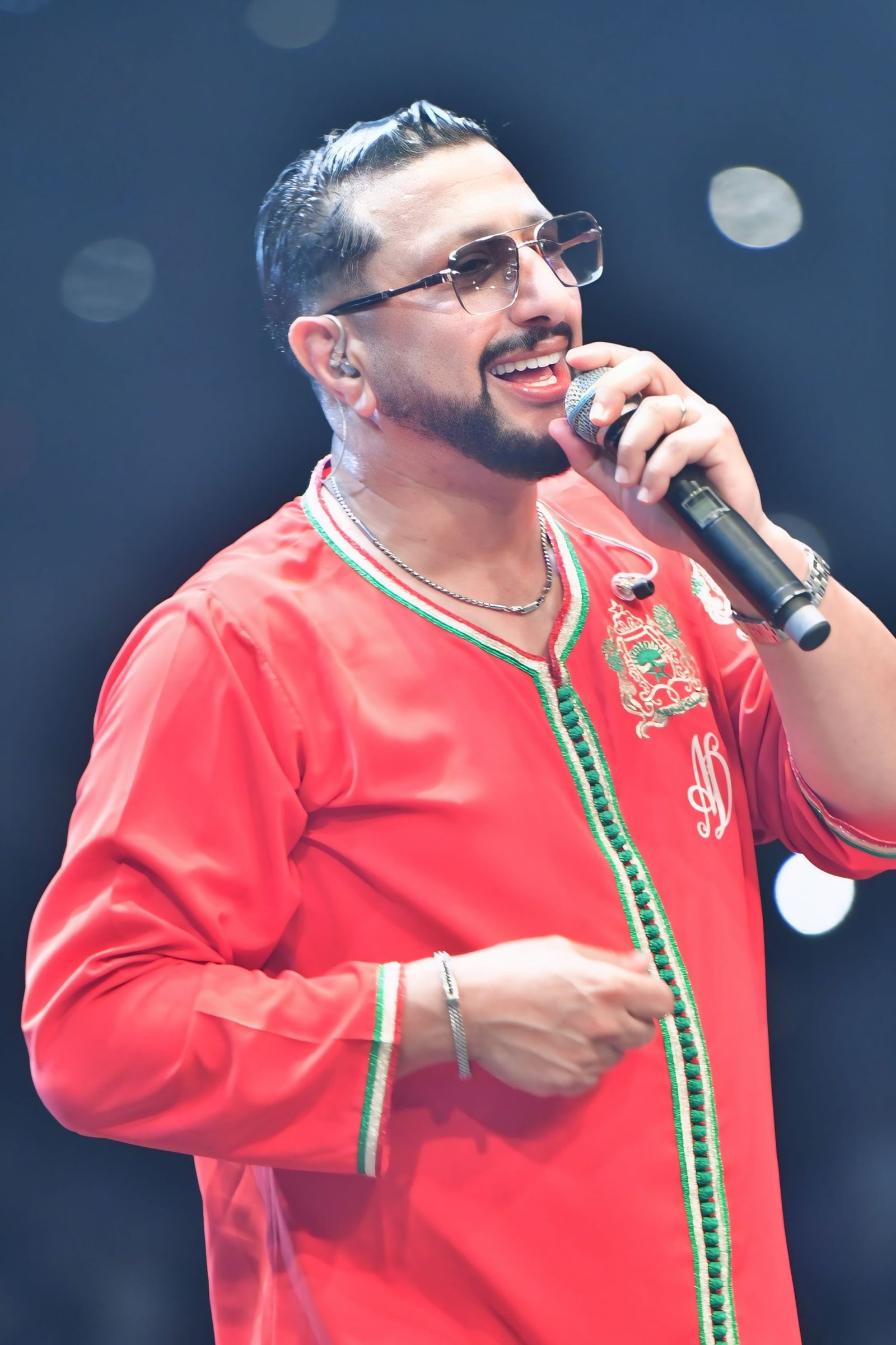 عندليب الأغنية الشعبية الداودي يحقق رقما قياسيا في مهرجان الشواطئ بالمضيق بحضور أزيد من 250 الف شخص